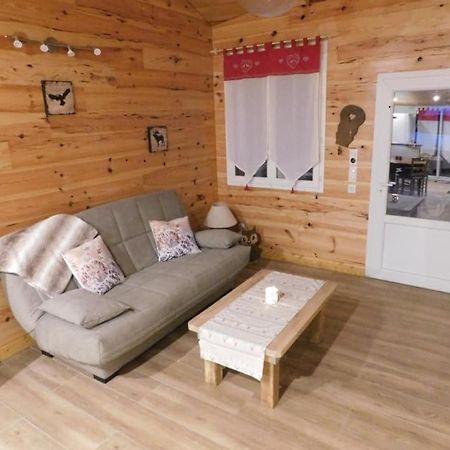 Logement Paisible A La Campagne Aubarede Ngoại thất bức ảnh