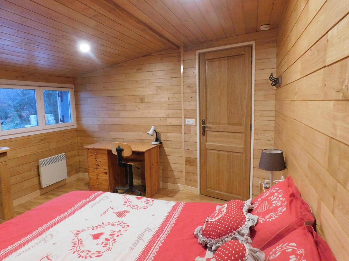 Logement Paisible A La Campagne Aubarede Ngoại thất bức ảnh