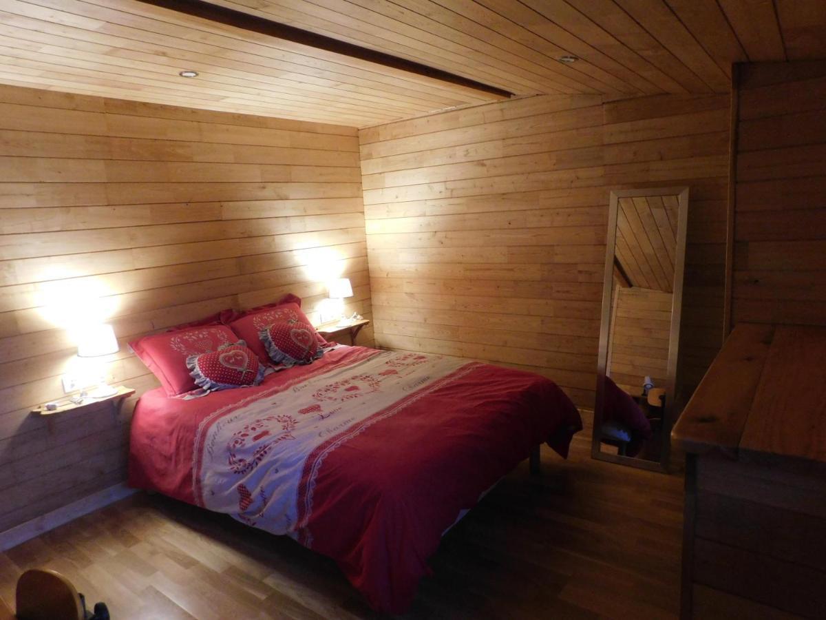 Logement Paisible A La Campagne Aubarede Ngoại thất bức ảnh